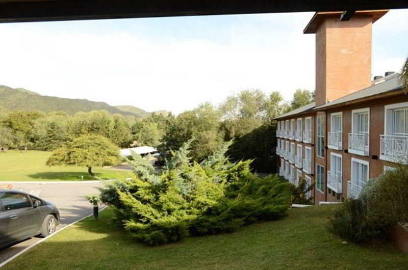 Howard Johnson Hotel & Spa Villa General Belgrano Ngoại thất bức ảnh