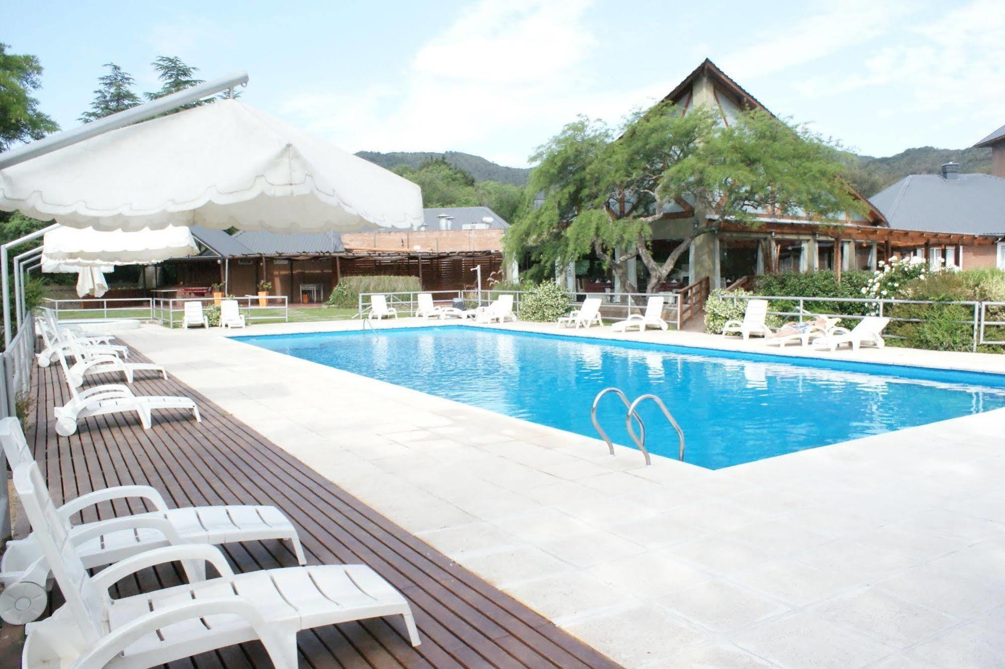 Howard Johnson Hotel & Spa Villa General Belgrano Ngoại thất bức ảnh